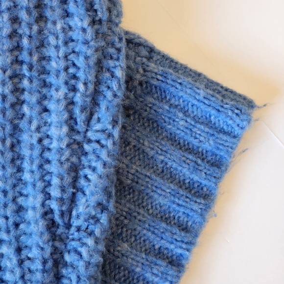 American Eagle Sweater X Small Blue - Picture 8 of 15